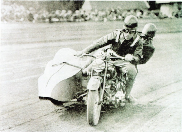Zijspan Jan Bon Harley Davidson motorrace
