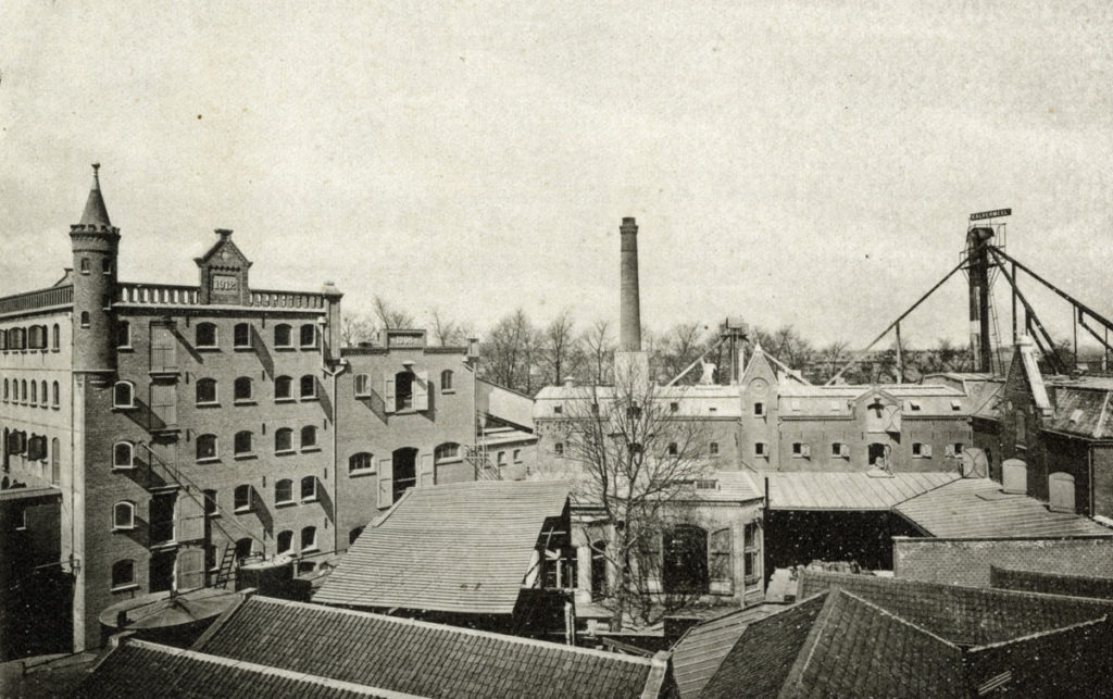 Utrecht - De N.V. Utrechtse Fouragehandel en Voederkoekenfabriek vh J. S. Hooghiemstra in 1915